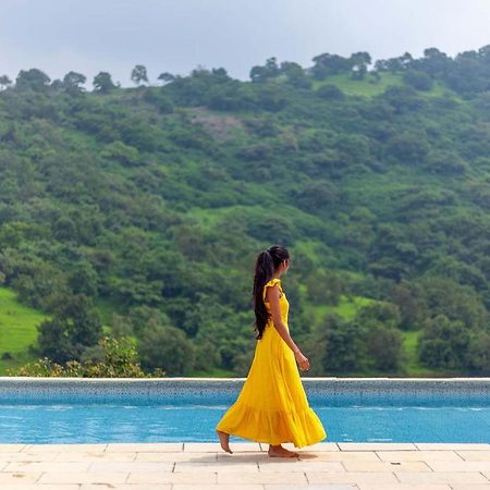 Stayvista'S Shivom Villa 12 - A Serene Escape With Views Of The Valley And Lake 罗纳瓦拉 外观 照片
