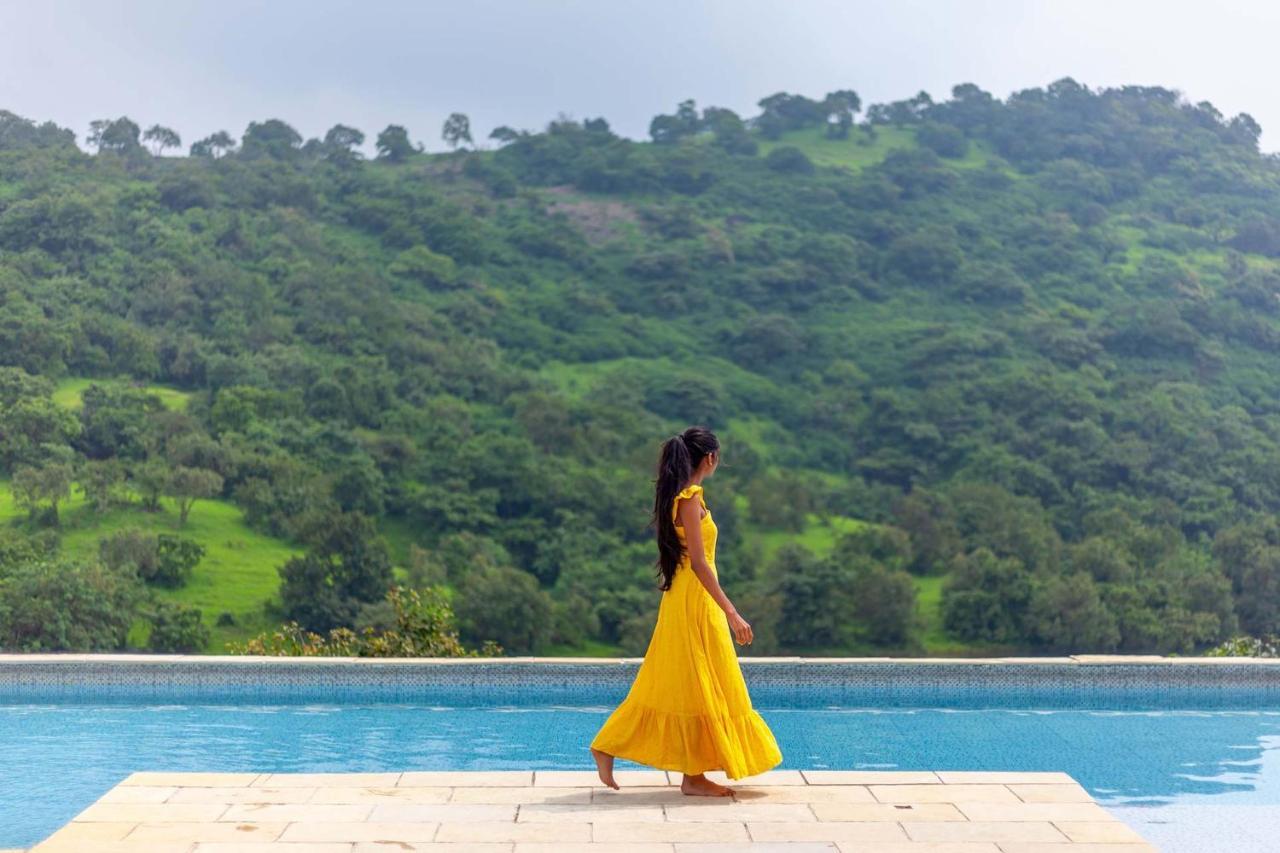 Stayvista'S Shivom Villa 12 - A Serene Escape With Views Of The Valley And Lake 罗纳瓦拉 外观 照片