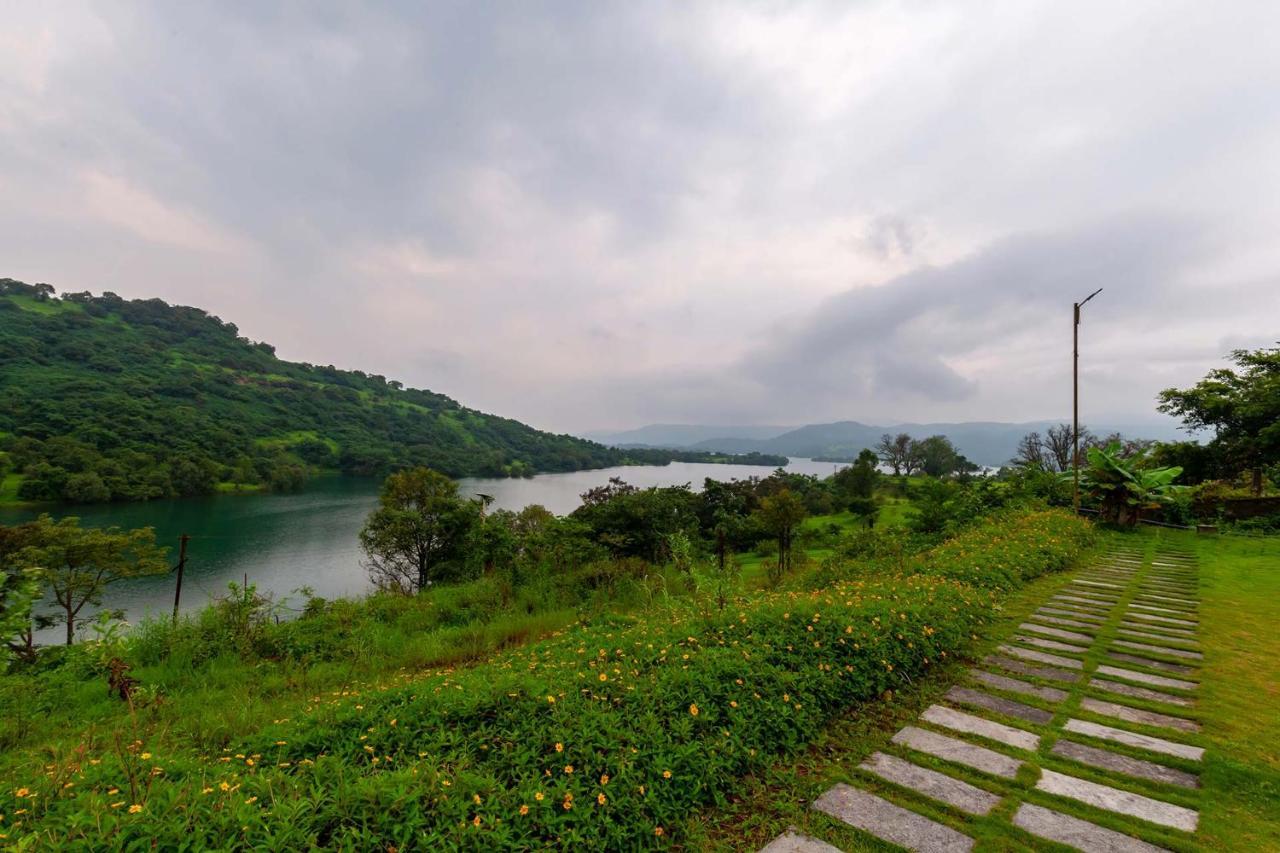 Stayvista'S Shivom Villa 12 - A Serene Escape With Views Of The Valley And Lake 罗纳瓦拉 外观 照片