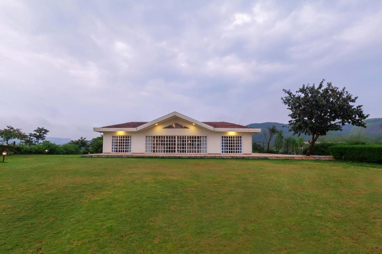 Stayvista'S Shivom Villa 12 - A Serene Escape With Views Of The Valley And Lake 罗纳瓦拉 外观 照片