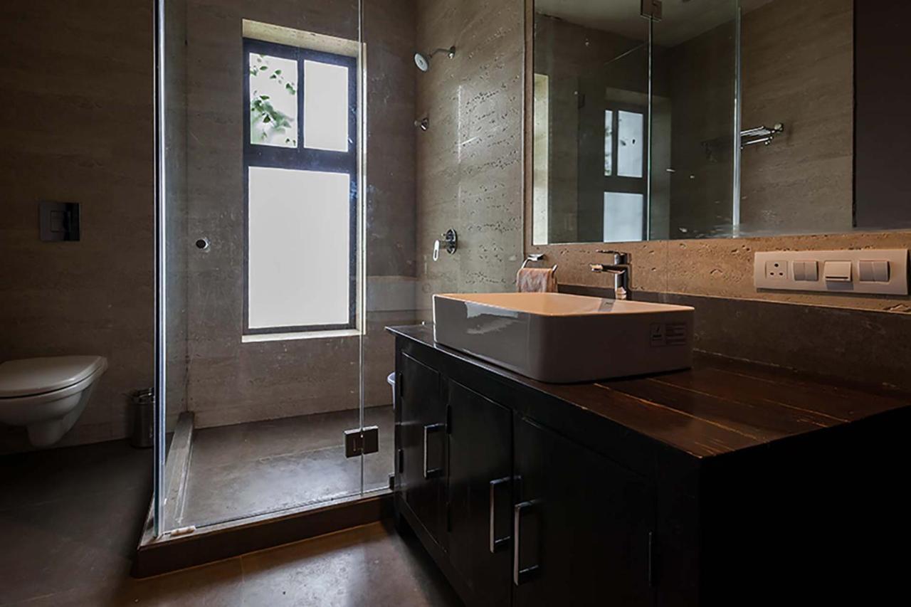 Stayvista'S Shivom Villa 12 - A Serene Escape With Views Of The Valley And Lake 罗纳瓦拉 外观 照片