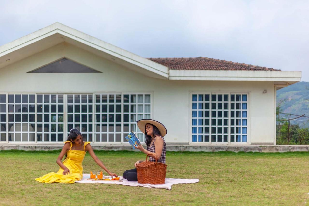 Stayvista'S Shivom Villa 12 - A Serene Escape With Views Of The Valley And Lake 罗纳瓦拉 外观 照片